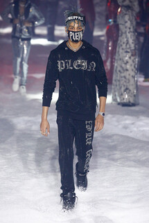 Philipp Plein Fall 2018 Ready-to-Wear Филипп Плейн осень зима 2018 коллекция неделя моды в Нью Йорке Mainstyles
